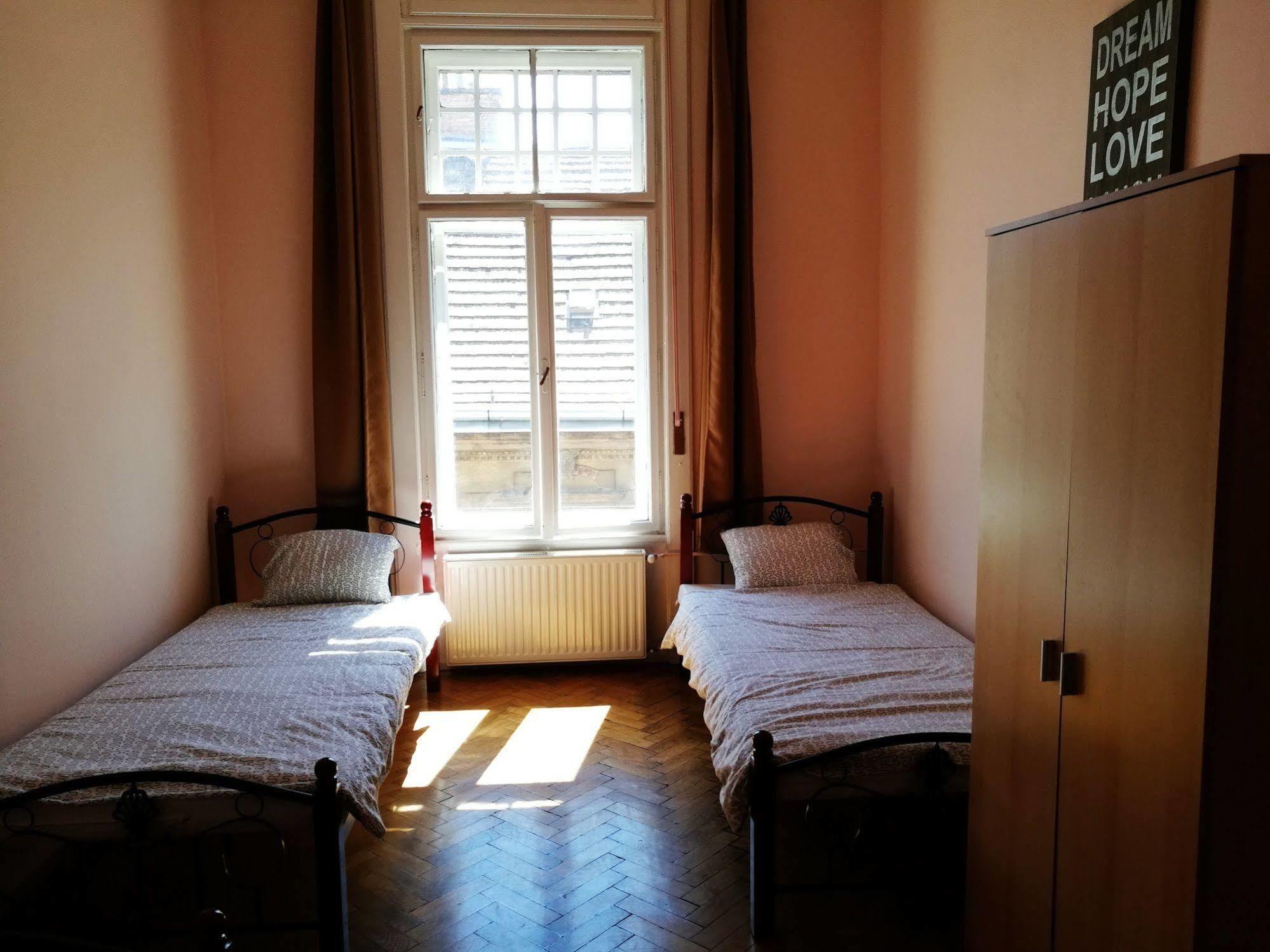 Treestyle Hostel Budapest Exteriör bild